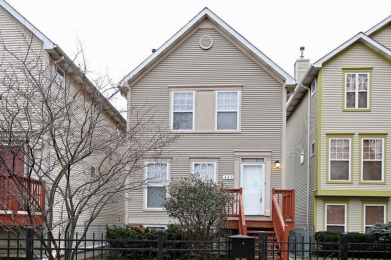 1st image of 457 W Winneconna Pkwy