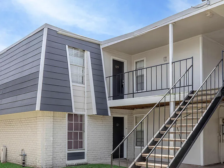 Tidwell Park Apartments — Photo 35