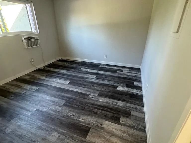 14941 Burbank Blvd #12 — Photo 3