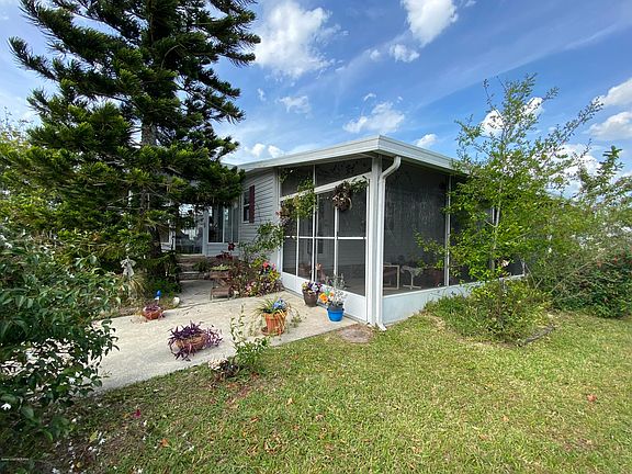 2nd image of 1104 Oriole Cir