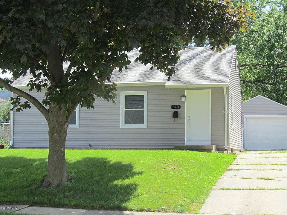 1st image of 840 Powers Ave NW