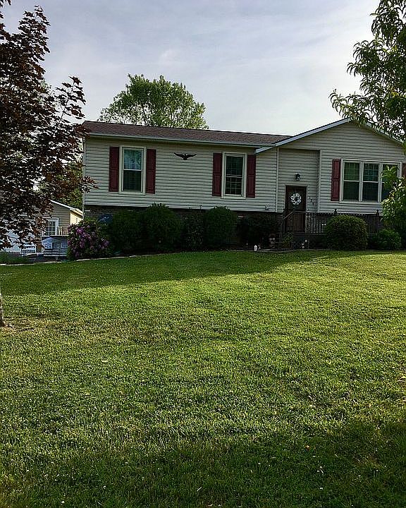 1st image of 125 Leonard Dr