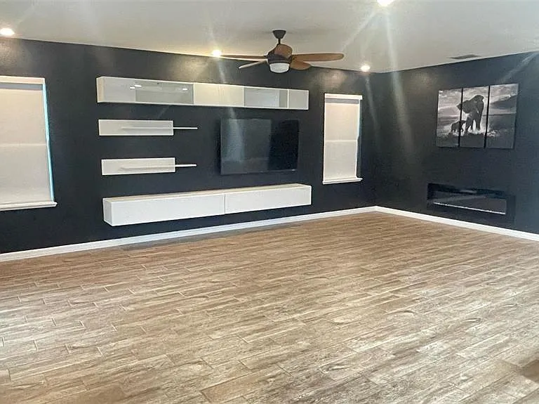 433 Sardinia Cir — Photo 3