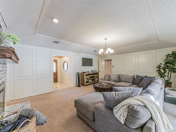 4th image of 6516 Riviera Dr