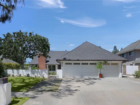 8429 Sale Ave, Canoga Park, CA 91304
