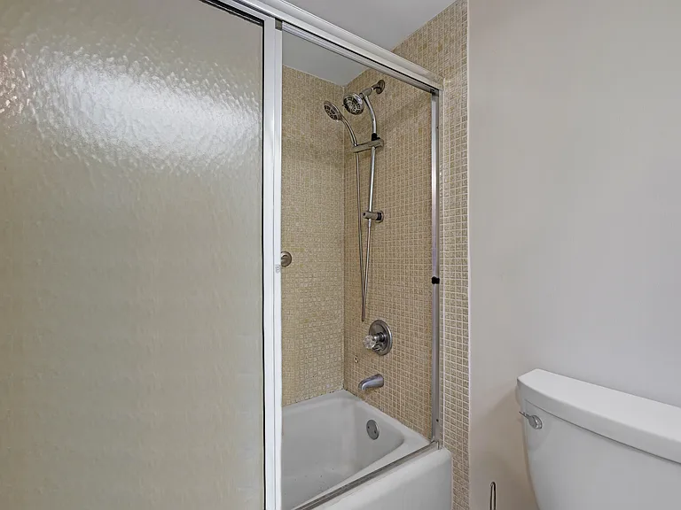 3621 Oaks Clubhouse Dr #104 — Photo 25