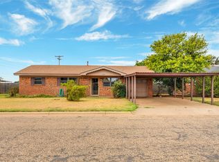 802 Ridgelea Dr, Bovina, TX 79009