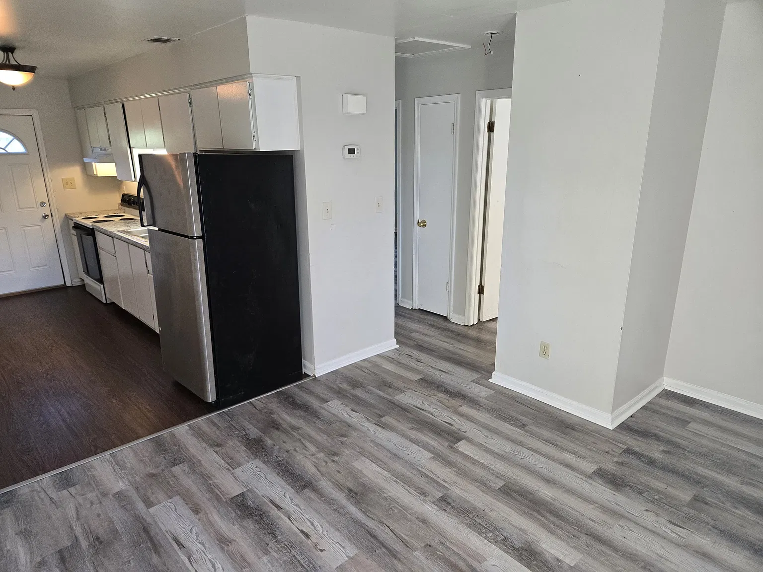 2 bed, 700 sqft, $950 — Photo 2