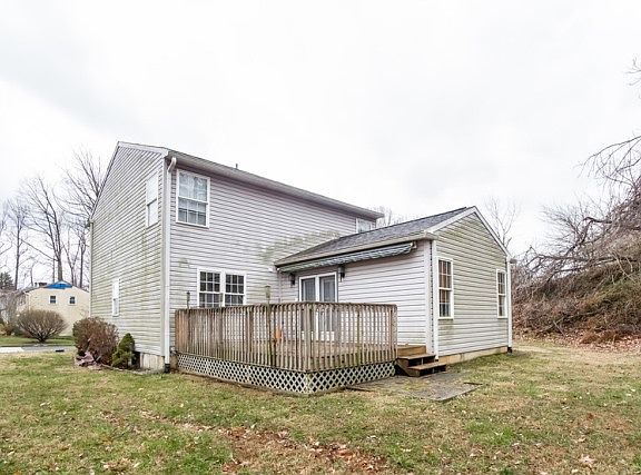3rd image of 1765 Hillcrest Ln