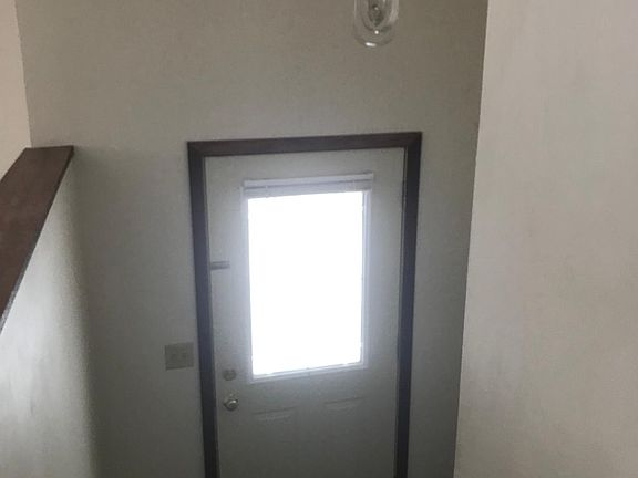 3rd image of 27480 University Ave NE