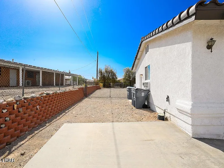 388 Coral Dr — Photo 15