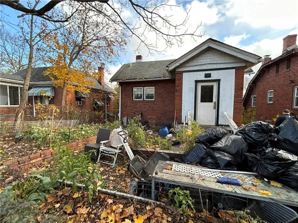 371 Ohio Ave, Clairton, PA 15025