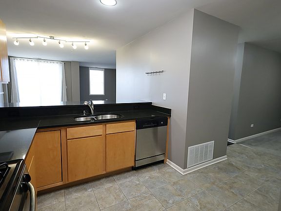 3rd image of 300 Village Cir Unit 411