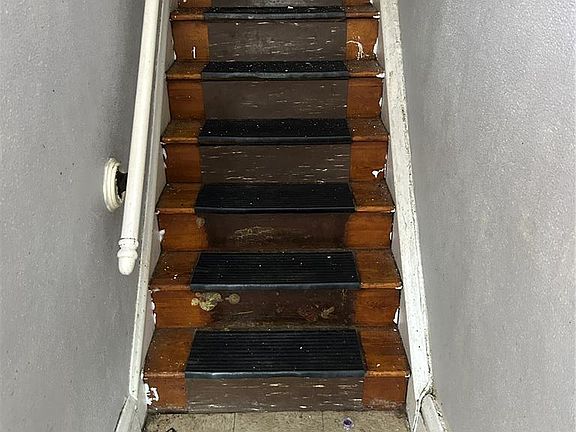 2nd image of 4210 Holly Ave