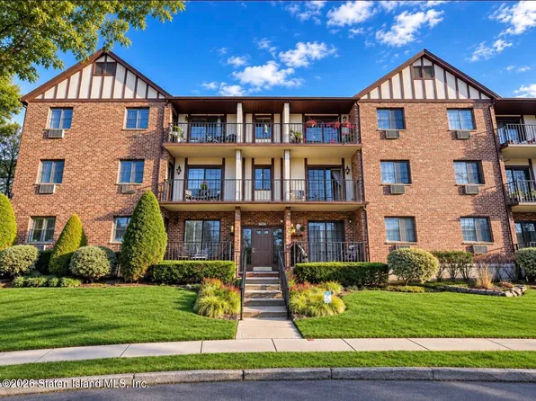 120 Devon Loop APT 7, Staten Island, NY 10314