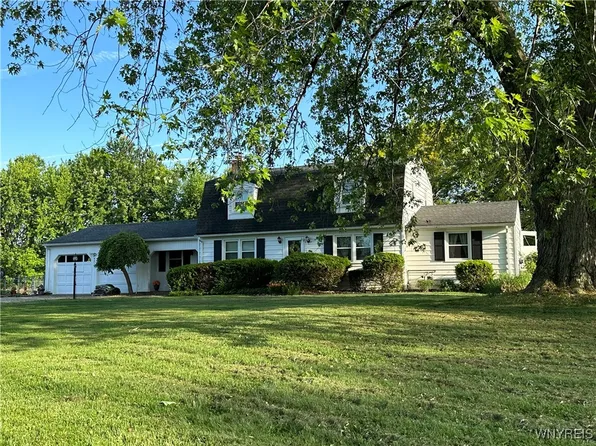 4214 Wilson Burt Rd, Wilson, NY 14172