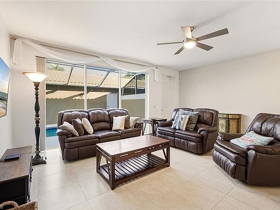 4th image of 8124 Josefa WAY