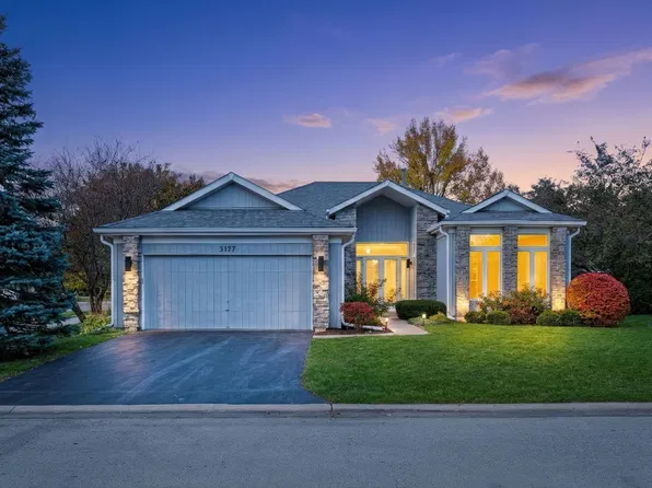 3177 N Southern Hills Dr, Wadsworth, IL 60083