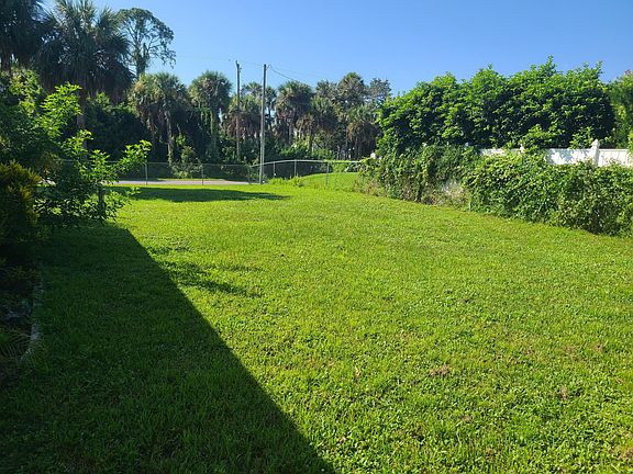 2nd image of 3899 Albatros Ln