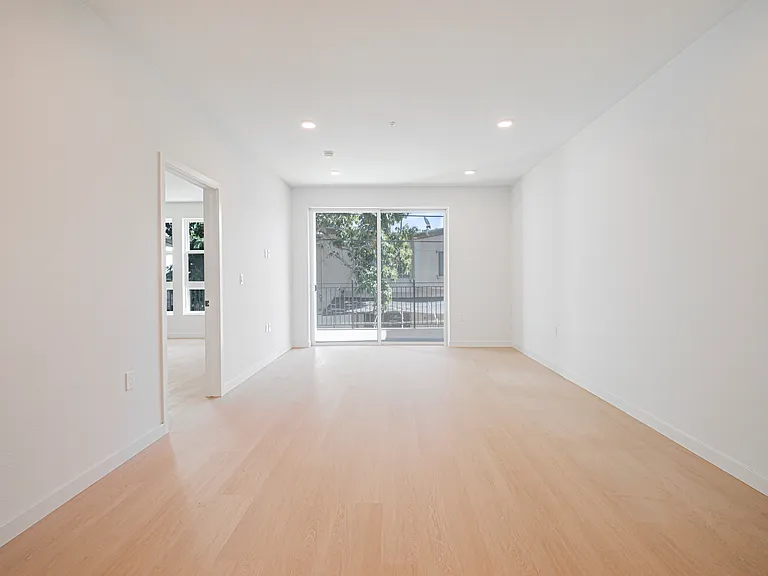856 Gramercy Drive — Photo 21