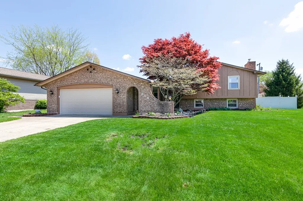 314 Chris Dr photo 1