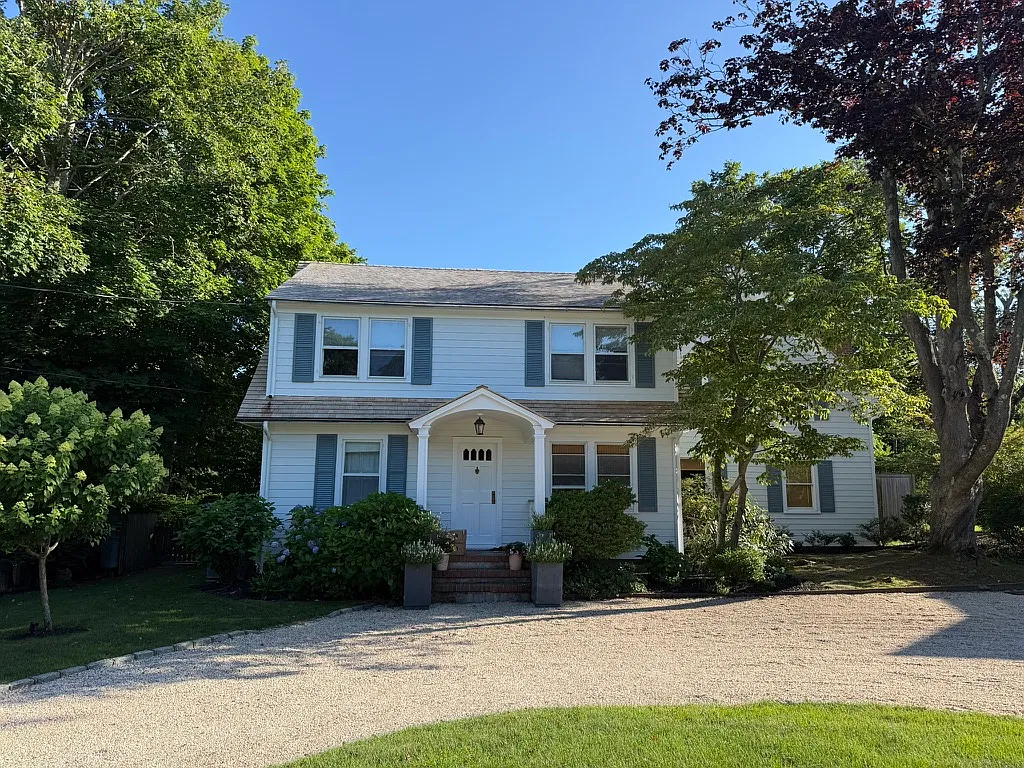 Summerfield House | Home with Private Pool | Rove Travel — Photo 3