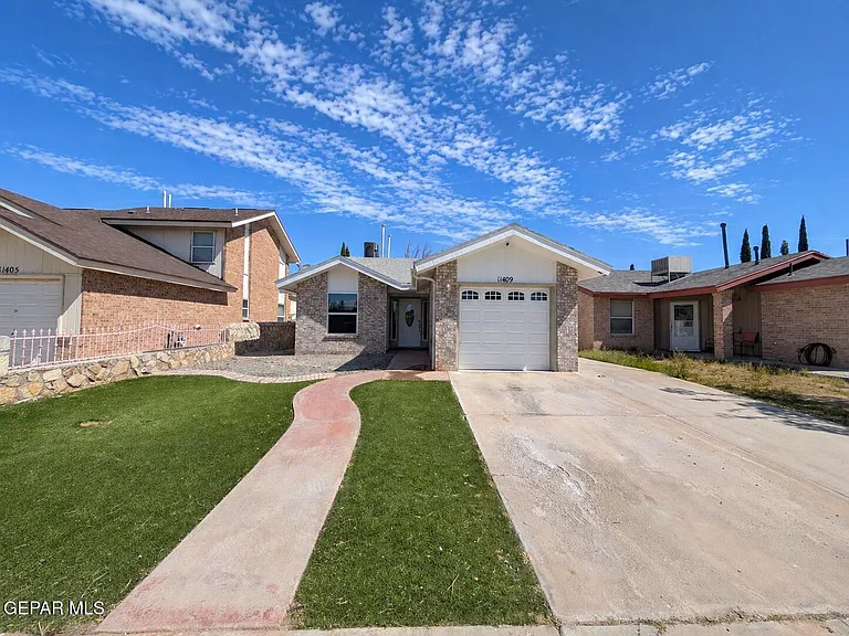 11409 Chickasaw Dr — Photo 1