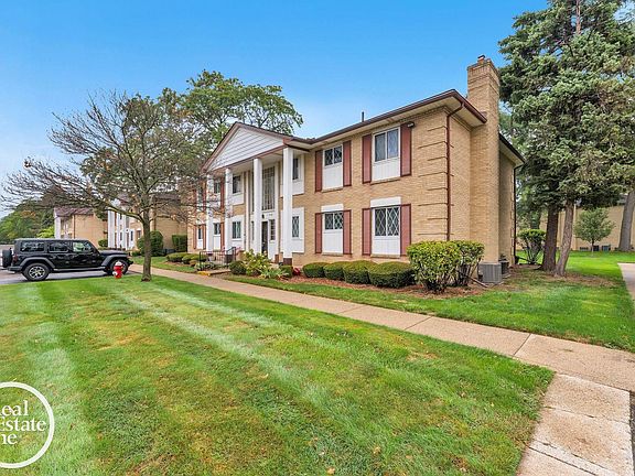 2nd image of 29225 Hayes Rd APT 11