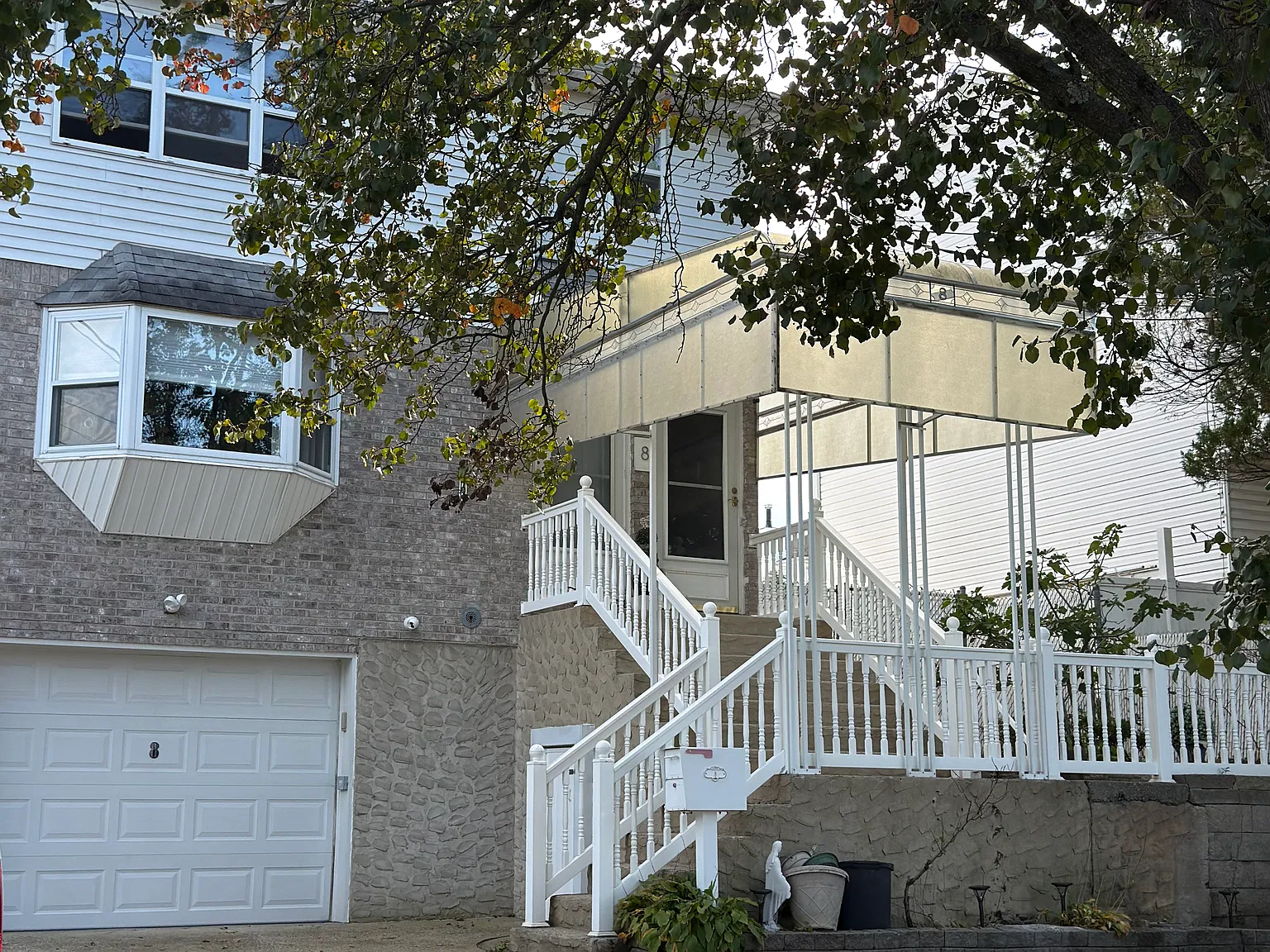 3 bed, 2.5 bath, 2100 sqft, $3,800 — Photo 1