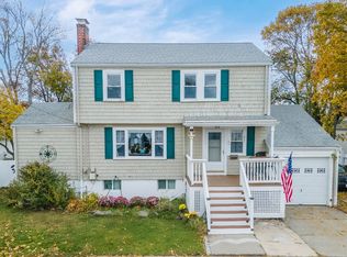 35 H St, Hull, MA 02045