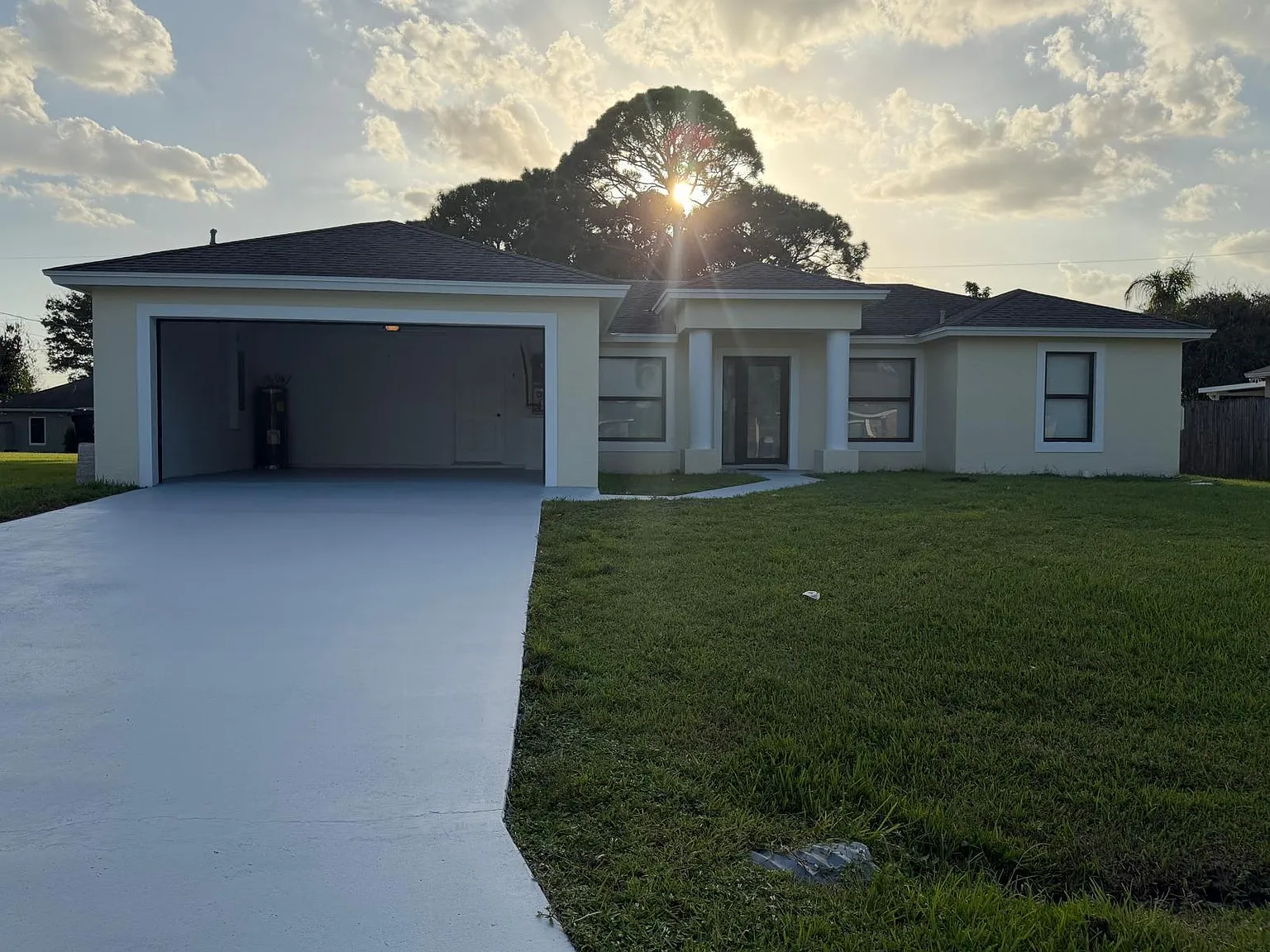 3 bed, 2.0 bath, 1480 sqft, $2,600 — Photo 2