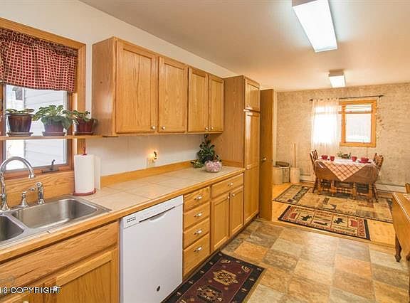 3rd image of 1633 Placer Dr