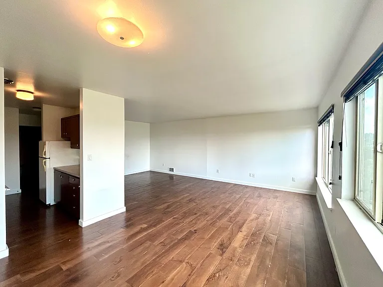 Bayview Apartments — Photo 51