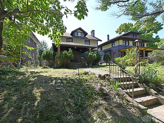 2nd image of 118 Yale Ave