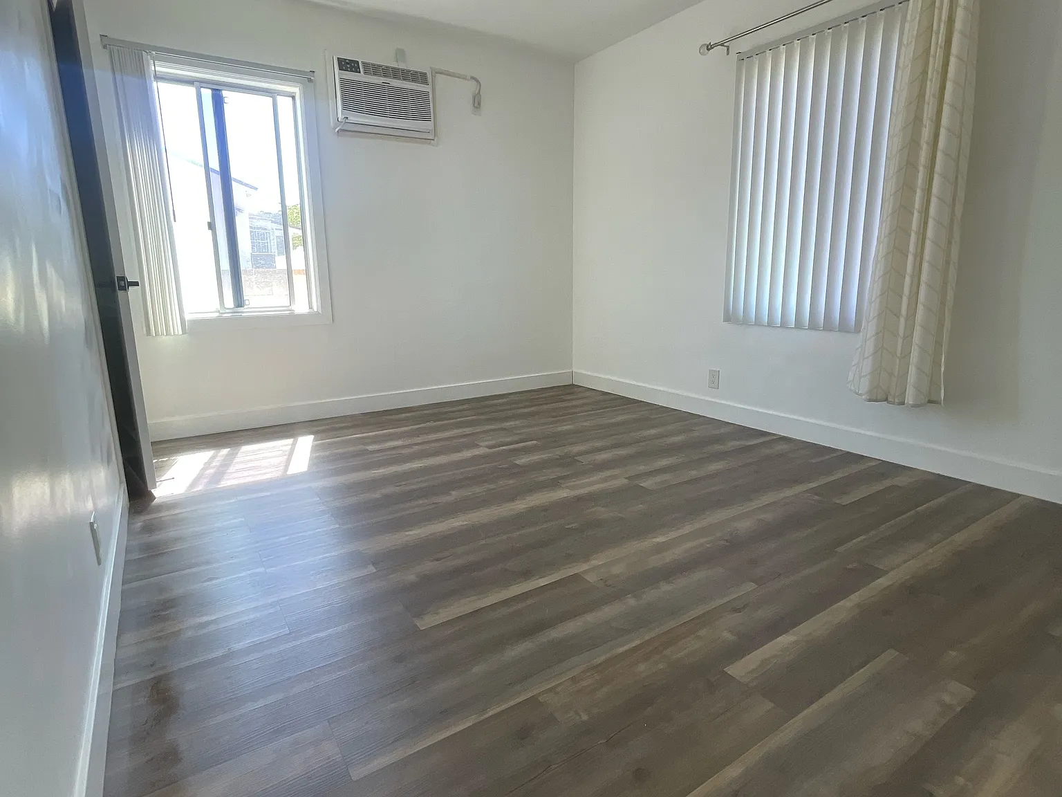 2 bed, 1078 sqft, $3,500 — Photo 3