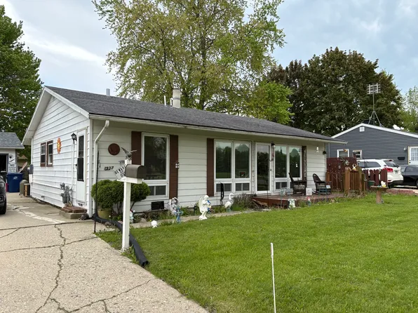 1937 Western Ave, Waukegan, IL 60087