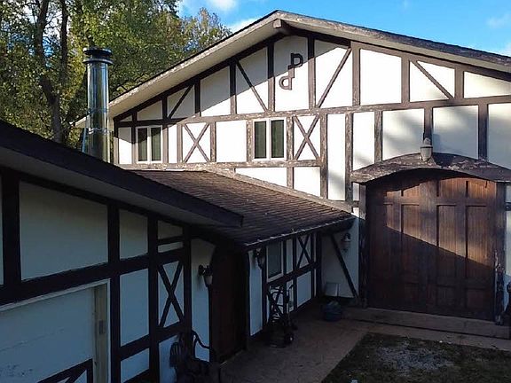 3rd image of 8362 Riverside Dr