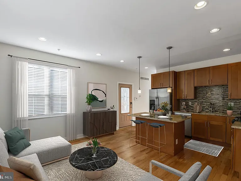 1025 S 20th St #B — Photo 1