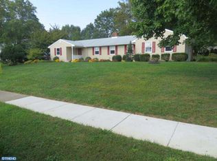 891 Heritage Rd, Moorestown, NJ 08057