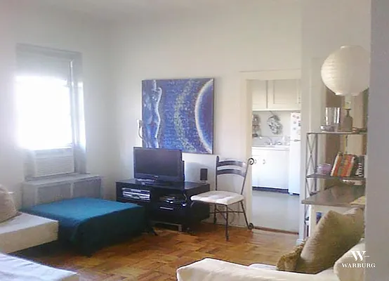 Rented by Warburg | media 7