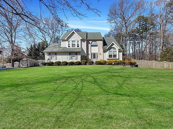 2nd image of 22 Mayberry Dr