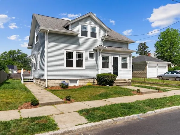 8 Parkman St, Providence, RI 02907