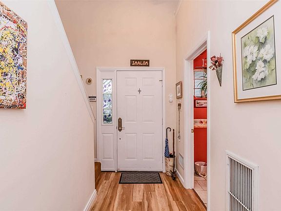 2nd image of 44 Oyster Cove Ln
