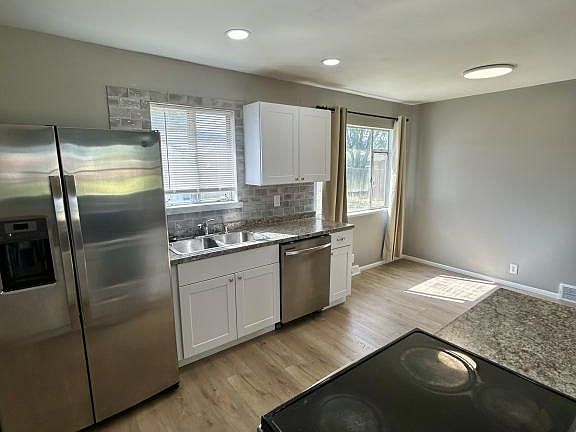 5th image of 1219 Logan St