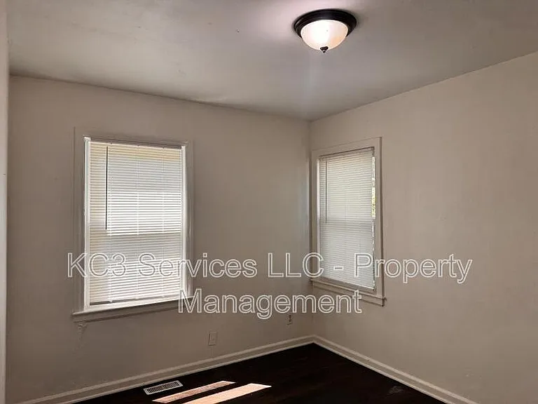 11108 Bennington Ave #A — Photo 10