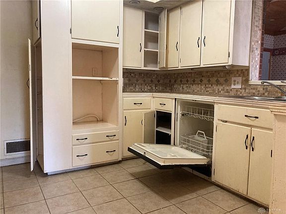5th image of 2605 Auburn Ave