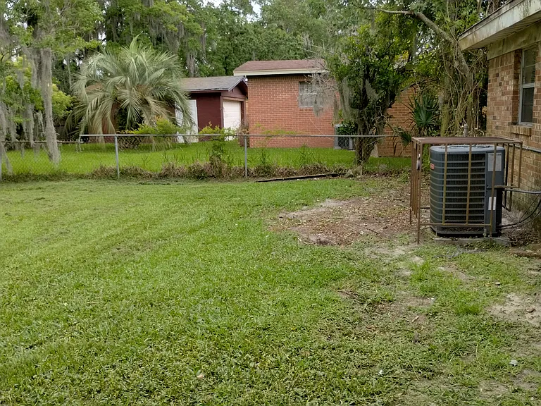 5135 Chivalry Dr — Photo 20