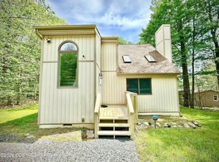 2103 Rosemont Dr, Tobyhanna, PA 18466