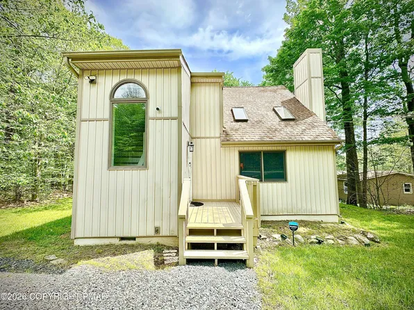 2103 Rosemont Dr, Tobyhanna, PA 18466