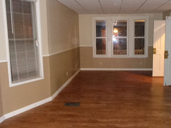 4th image of 44 W Woodside Ave